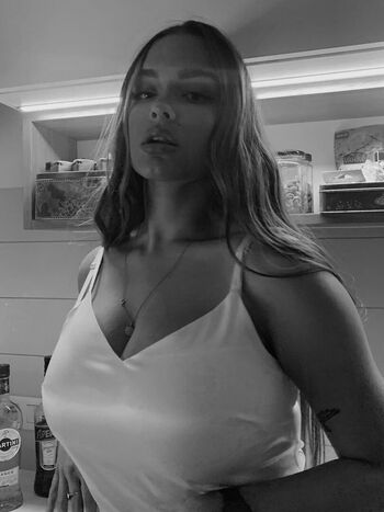 Full leaked Lucile private onlyfans photo