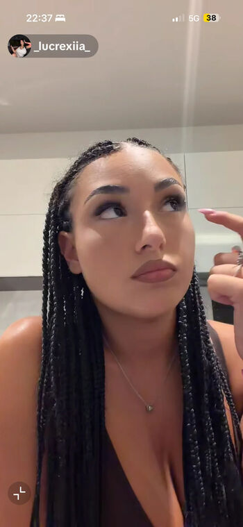 Full leaked Lucrexiia private onlyfans photo