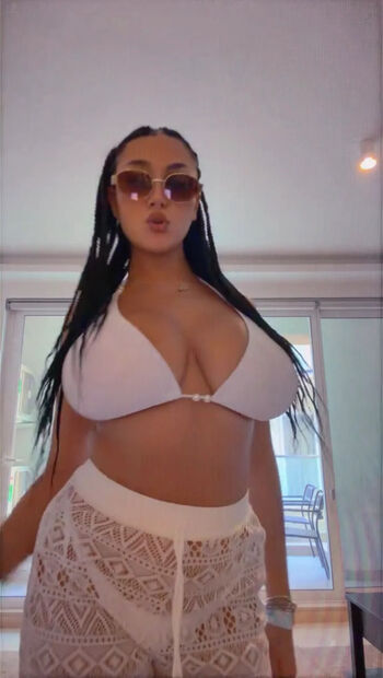 Full leaked Lucrexiia private onlyfans photo