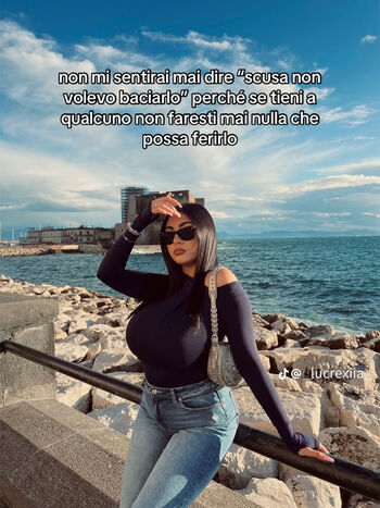 Full leaked Lucrexiia private onlyfans photo