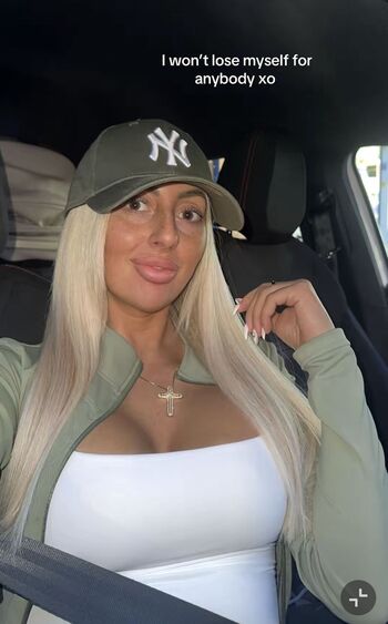 Full leaked Lucyrebeccaofficial private onlyfans photo