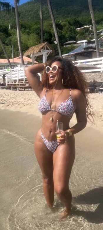 Full leaked Ludivine retory page private onlyfans photo