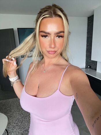 Full leaked Lulasmoothie private onlyfans photo