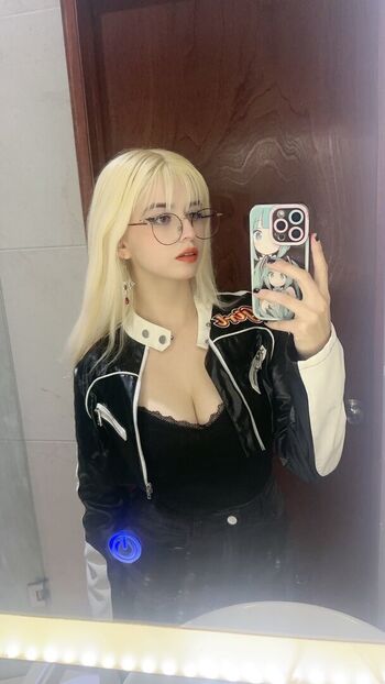 Full leaked Luly makima private onlyfans photo