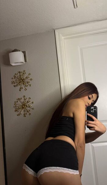 Full leaked Lunapalacios private onlyfans photo