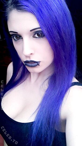 Full leaked Lunarakitsune private onlyfans photo