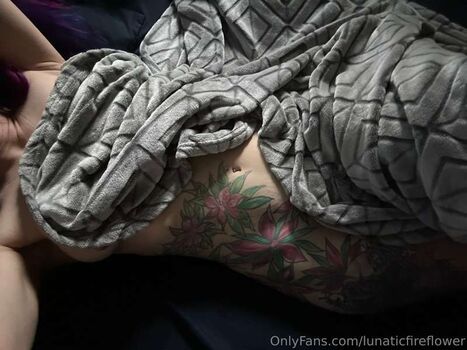 Full leaked Lunaticfireflowerxxx page private onlyfans photo
