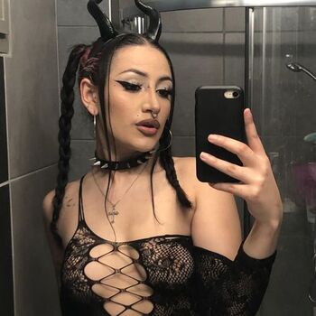Full leaked Lunatiique private onlyfans photo