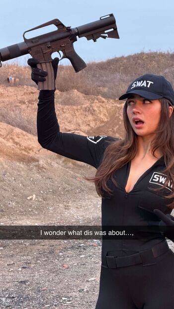 Full leaked Lunchbaglujan  page private onlyfans photo