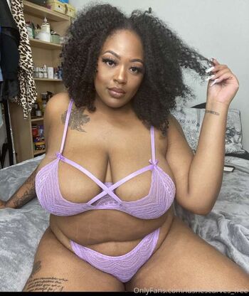 Full leaked Lushescurves private onlyfans photo