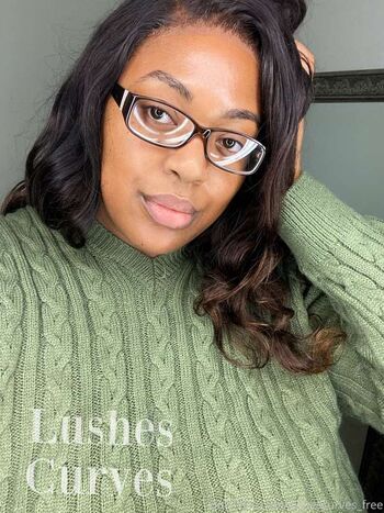 Full leaked Lushescurves private onlyfans photo