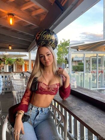 Full leaked Luvlivvyy private onlyfans photo