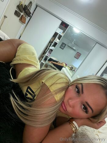 Full leaked Luvlivvyy private onlyfans photo