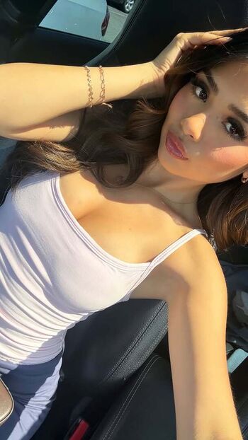 Full leaked Luxuraa private onlyfans photo