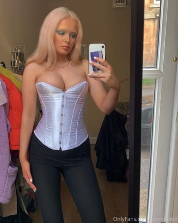 Full leaked Luxxxx private onlyfans photo