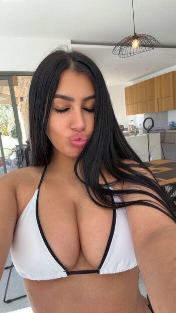 Full leaked Luxy capi private onlyfans photo