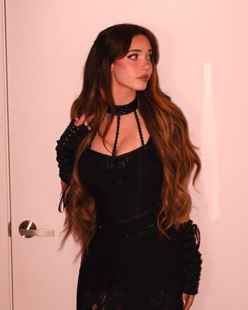 Full leaked Lydiaviolet private onlyfans photo