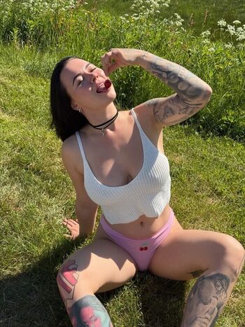 Full leaked Lylou blck page private onlyfans photo