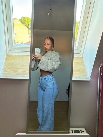 Full leaked Lylybloomfit private onlyfans photo