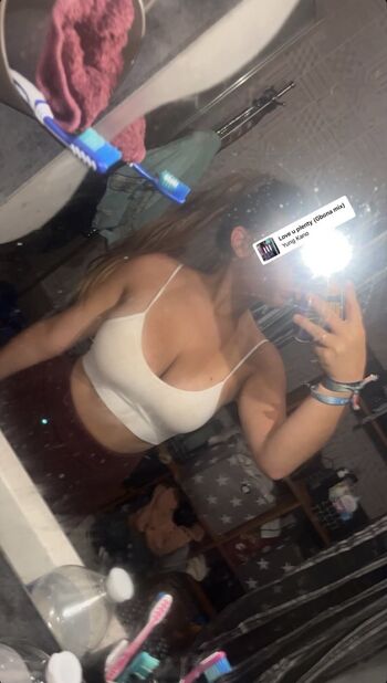 Full leaked Lyna langlois private onlyfans photo
