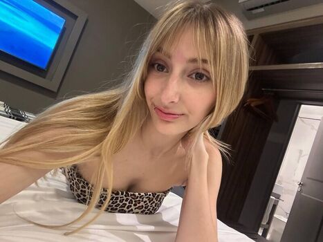 Full leaked Lynareid private onlyfans photo
