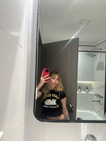 Full leaked Lynareid private onlyfans photo