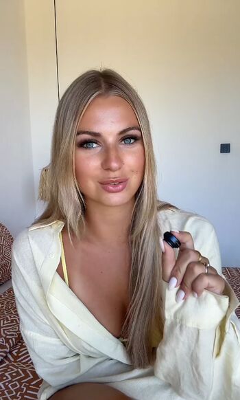 Full leaked Josie addington/ private onlyfans photo