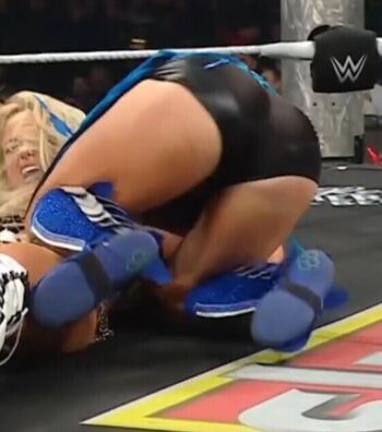 Full leaked Lyra valkyria page private onlyfans photo