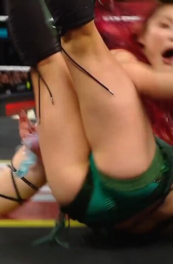 Full leaked Lyra valkyria page private onlyfans photo