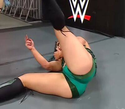 Full leaked Lyra valkyria page private onlyfans photo