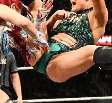 Full leaked Lyra valkyria page private onlyfans photo