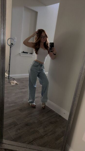 Full leaked Lyssaurora private onlyfans photo