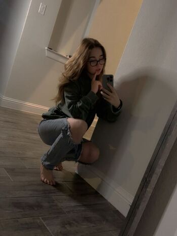 Full leaked Lyssaurora private onlyfans photo