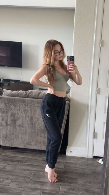 Full leaked Lyssaurora private onlyfans photo