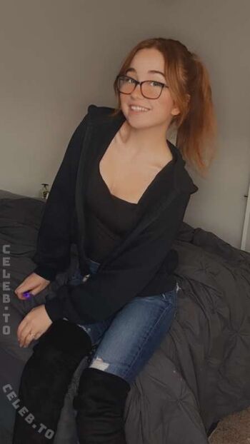 Full leaked Lyssaurora page private onlyfans photo