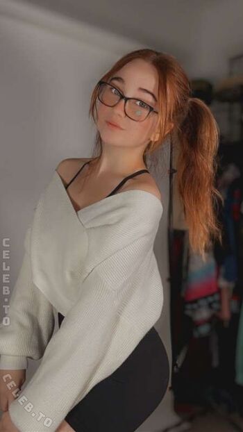 Full leaked Lyssaurora private onlyfans photo