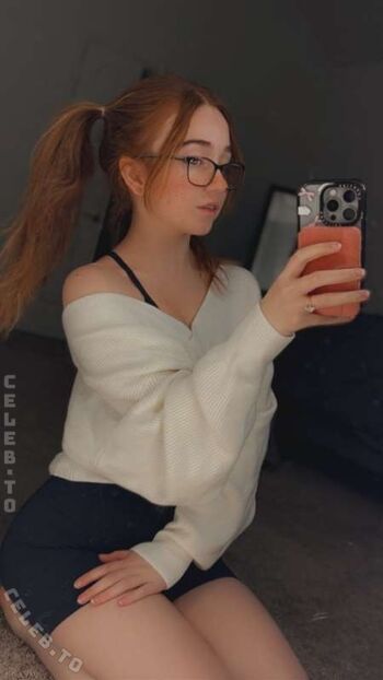 Full leaked Lyssaurora private onlyfans photo