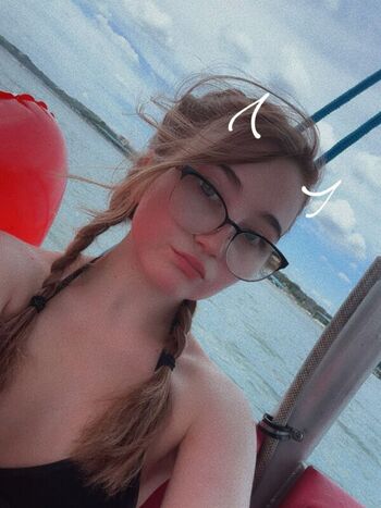 Full leaked Lyssaurora private onlyfans photo
