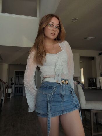 Full leaked Lyssaurora private onlyfans photo