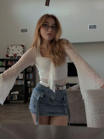 Full leaked Lyssaurora private onlyfans photo