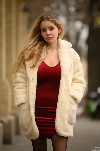 Full leaked Lyubovvomne page private onlyfans photo