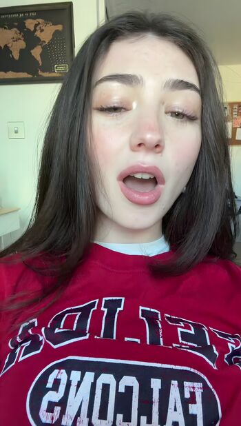 Full leaked Lyzzahh private onlyfans photo