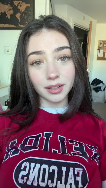 Full leaked Lyzzahh private onlyfans photo