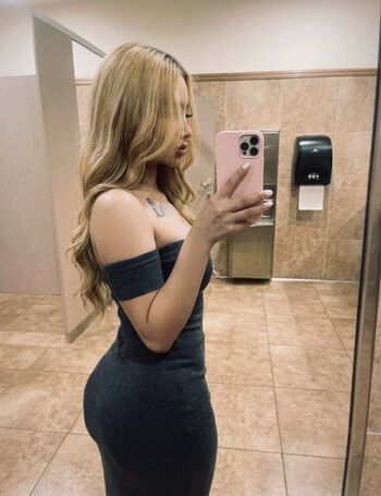 Full leaked Mnymoves private onlyfans photo