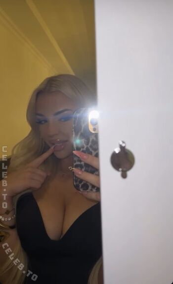 Full leaked Maaraa private onlyfans photo