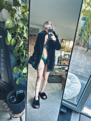 Full leaked Macezayuri  page private onlyfans photo