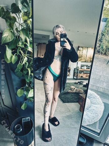 Full leaked Macezayuri  page private onlyfans photo