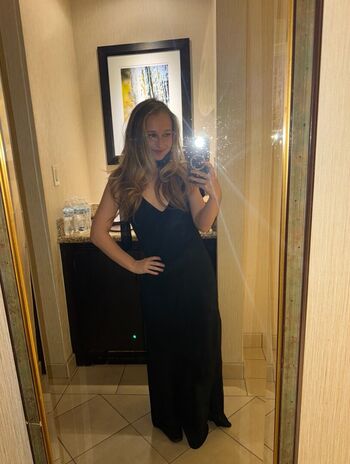 Full leaked Macimccarley private onlyfans photo