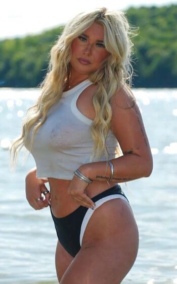 Full leaked Mackinah private onlyfans photo