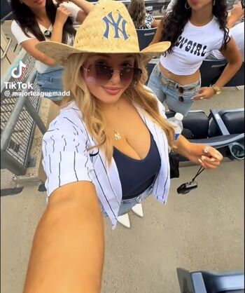 Full leaked Madd eisen private onlyfans photo